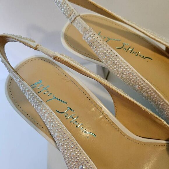 Betsey Johnson SB- Clark Bridal shoes, ivory. Size 8.5. - Picture 3 of 6